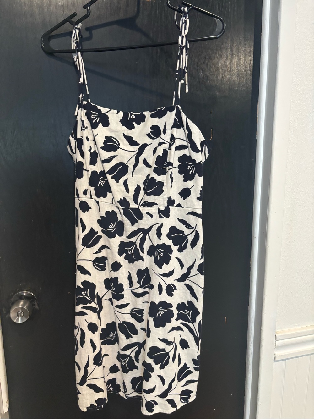 Old Navy Fit & Flare Tie-Strap Floral Mini Dress White & Black Large